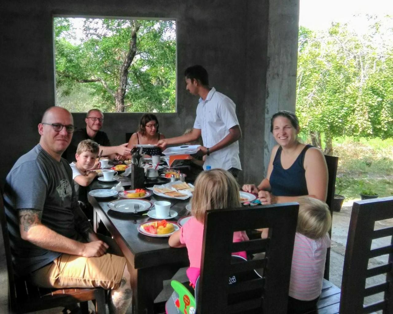 My Home Guest Полонарува Екстериор снимка